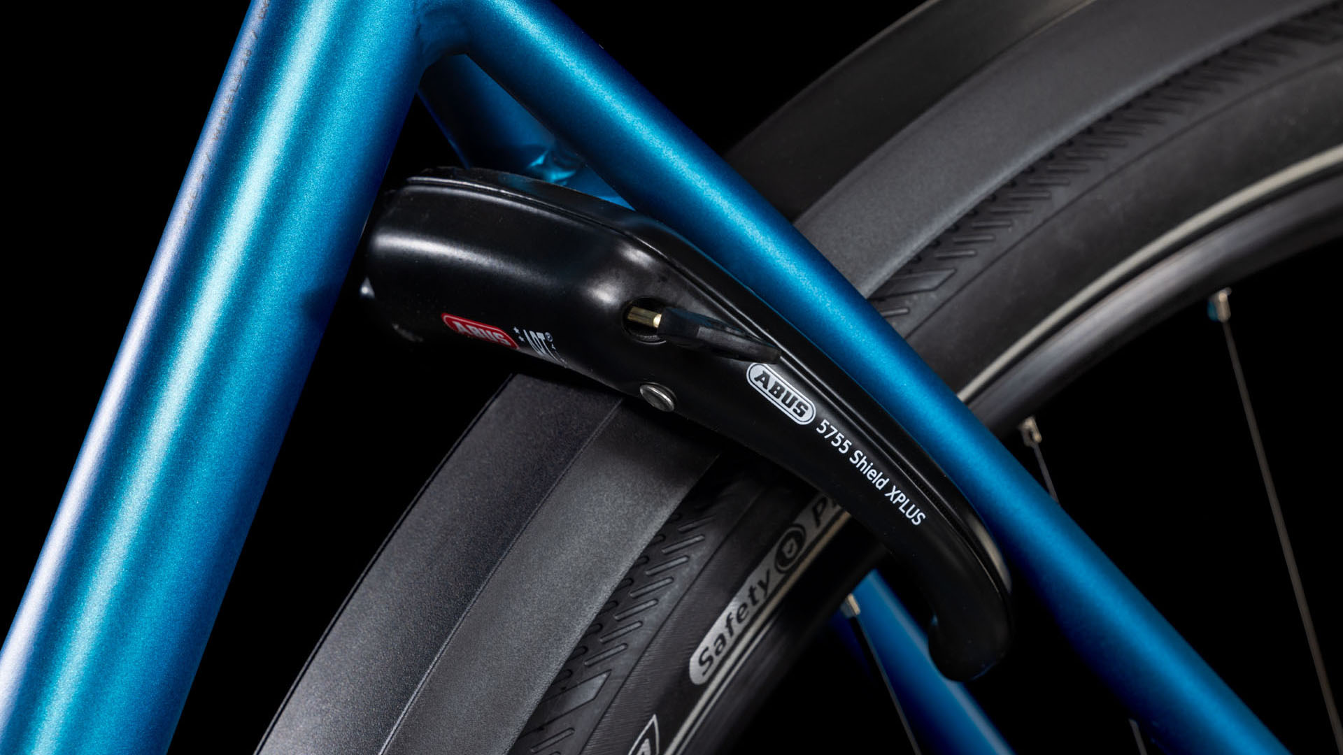 Cube Supreme Hybrid Deluxe ONE 625 electricblue´n´black  Cube Supreme Hybrid Deluxe ONE 625 electricblue´n´black