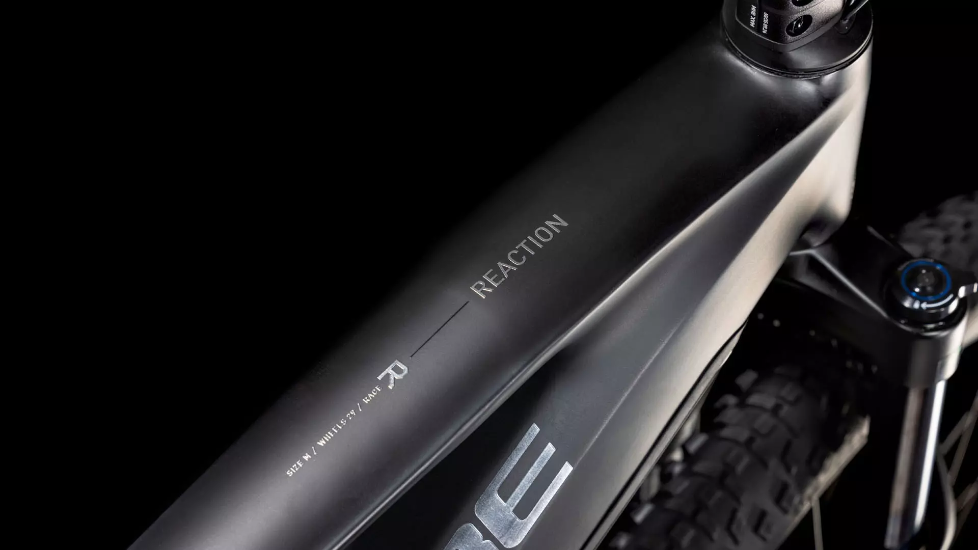 Cube Reaction Hybrid Race 800 black´n´metal  Cube Reaction Hybrid Race 800 black´n´metal