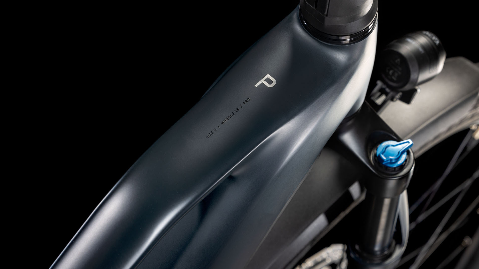 Cube Kathmandu Hybrid Comfort Pro 800 night´n´chrome  Cube Kathmandu Hybrid Comfort Pro 800 night´n´chrome
