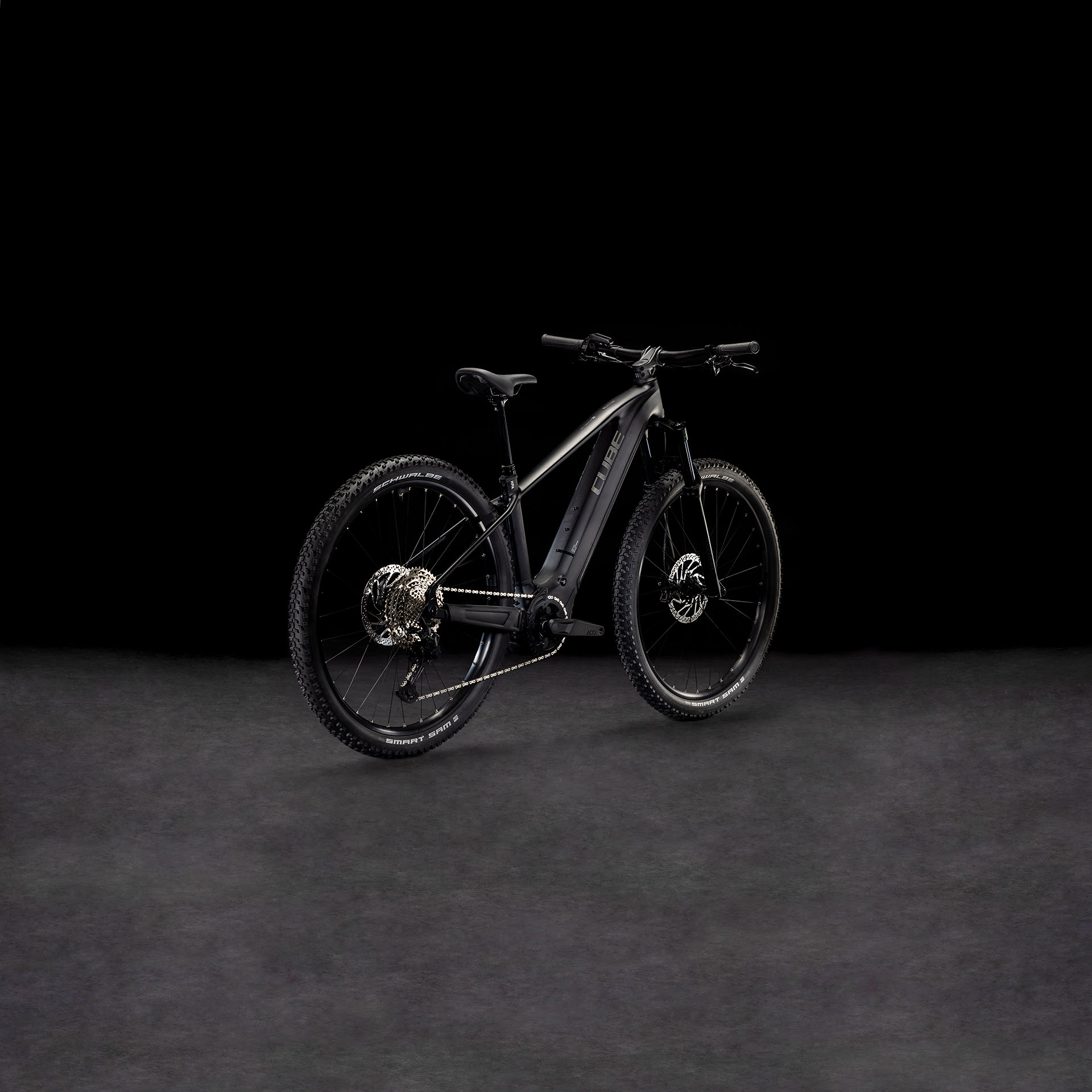 Cube Reaction Hybrid Race 800 black´n´metal  Cube Reaction Hybrid Race 800 black´n´metal