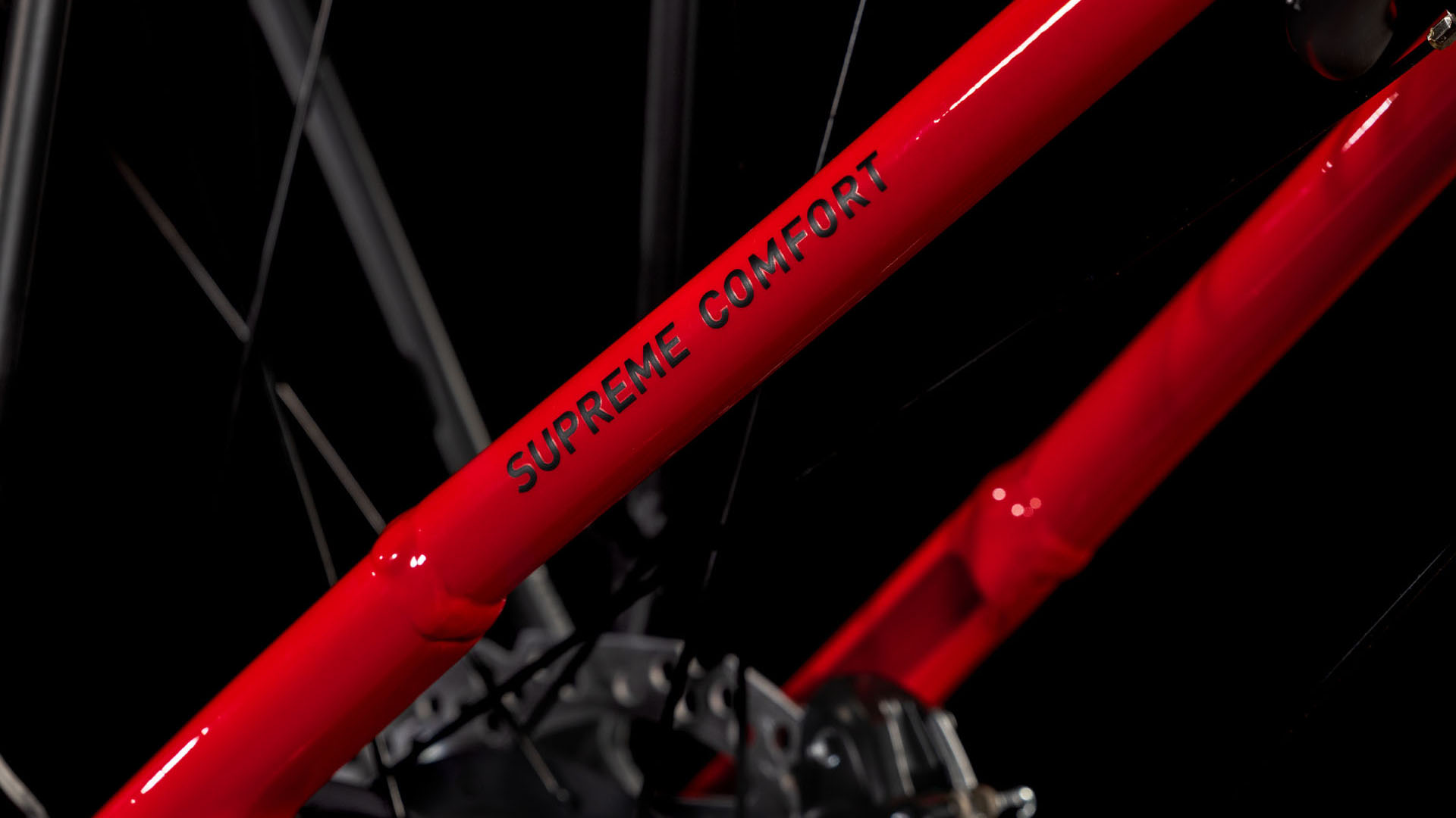 Cube Supreme Hybrid Comfort Pro 625 firered´n´black  Cube Supreme Hybrid Comfort Pro 625 firered´n´black