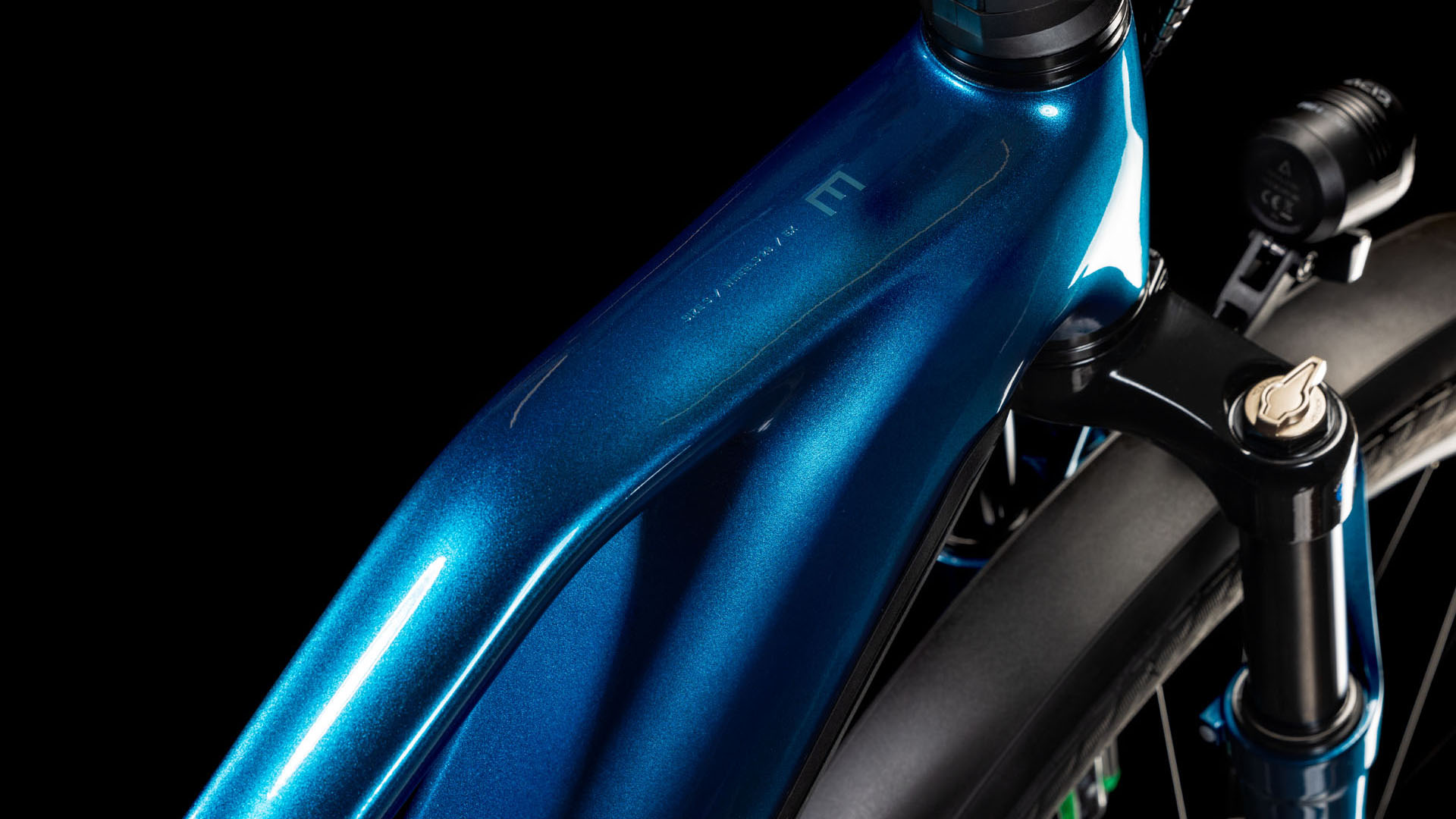 Cube Kathmandu Hybrid EX 800 electricblue´n´chrome  Cube Kathmandu Hybrid EX 800 electricblue´n´chrome