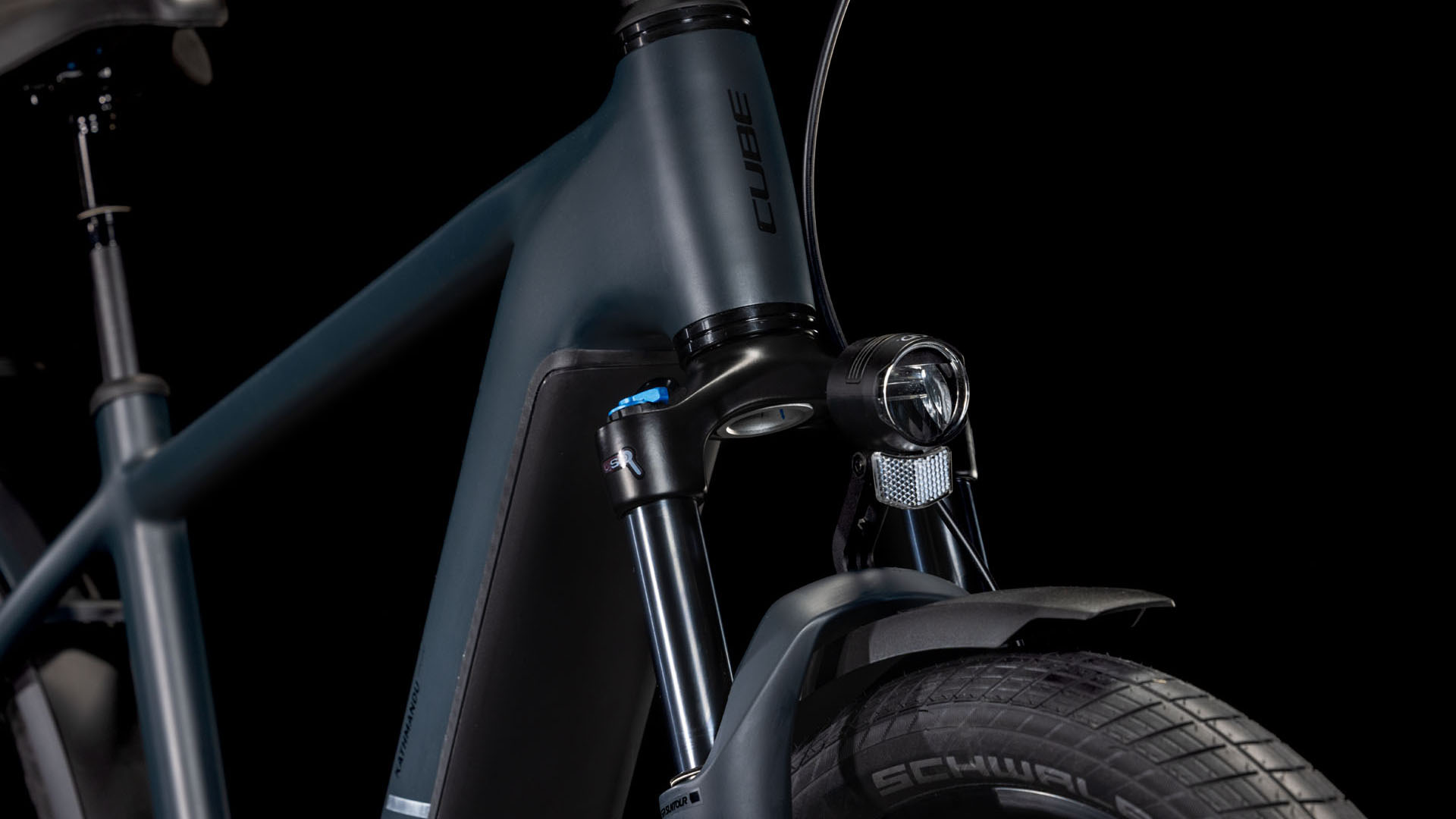 Cube Kathmandu Hybrid Comfort Pro 800 night´n´chrome  Cube Kathmandu Hybrid Comfort Pro 800 night´n´chrome
